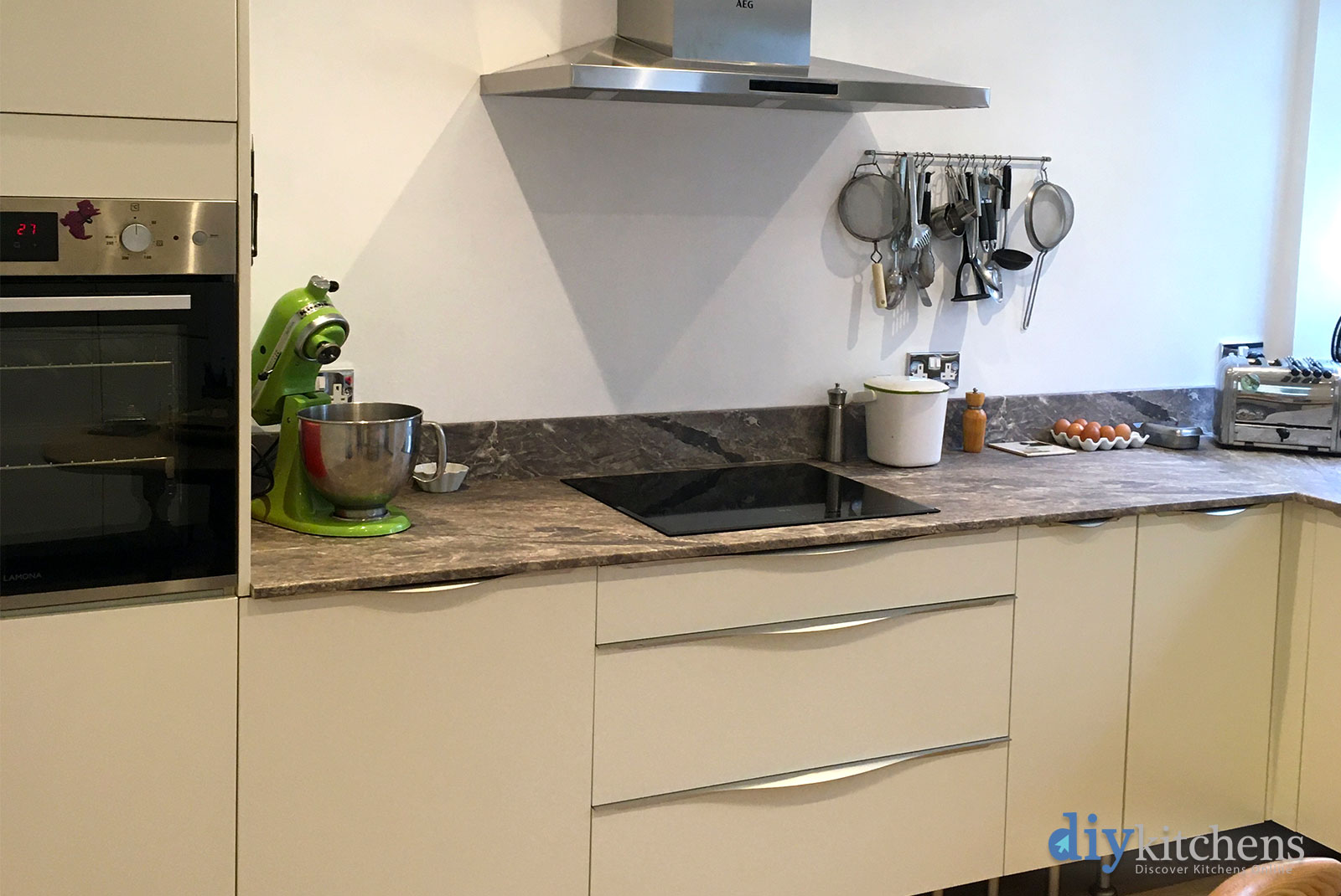 Modern Alabaster Smooth Painted Real Kitchens