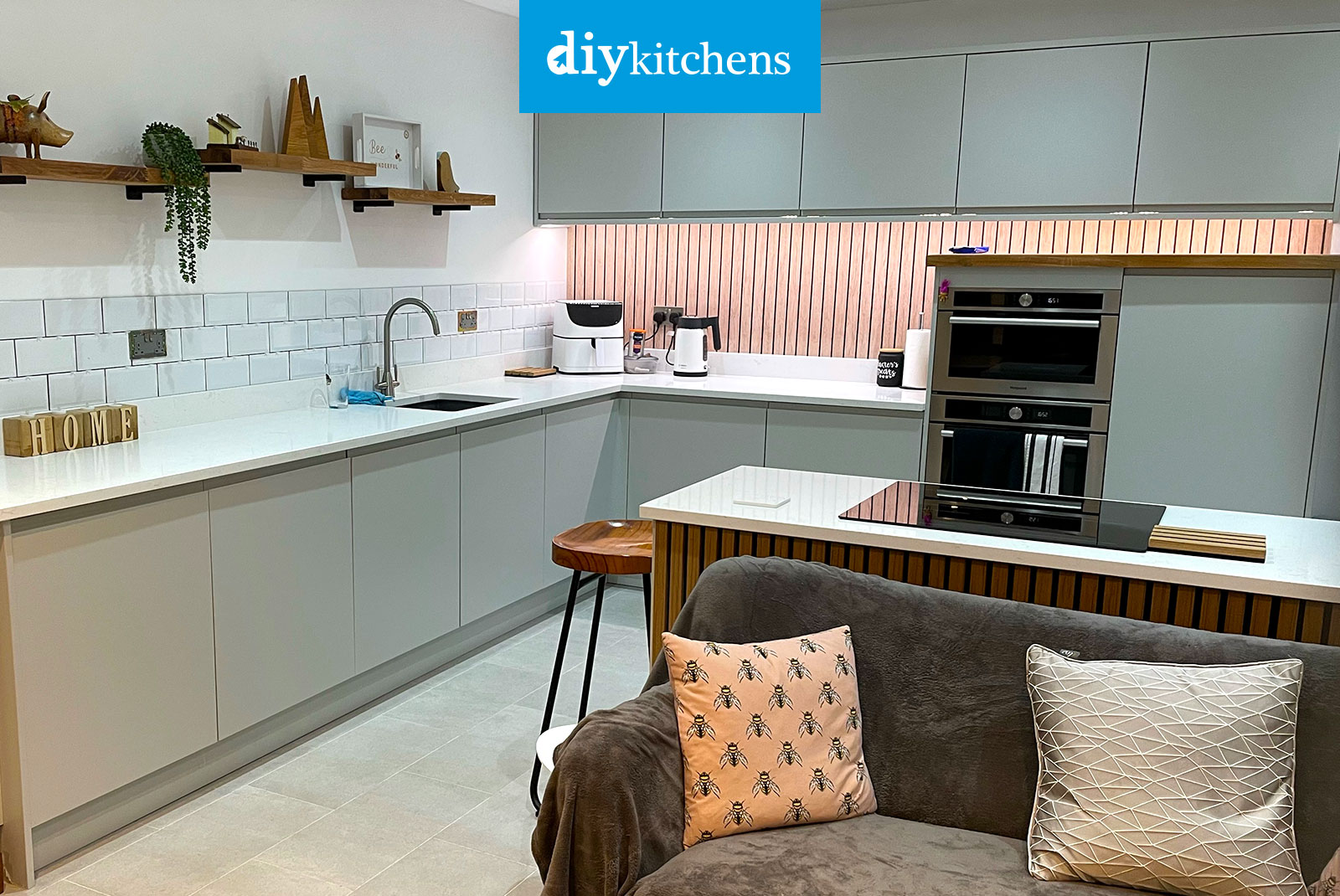 lave vaisselle - Recherche Google  Kitchen pantry design, Pantry design,  Home kitchens