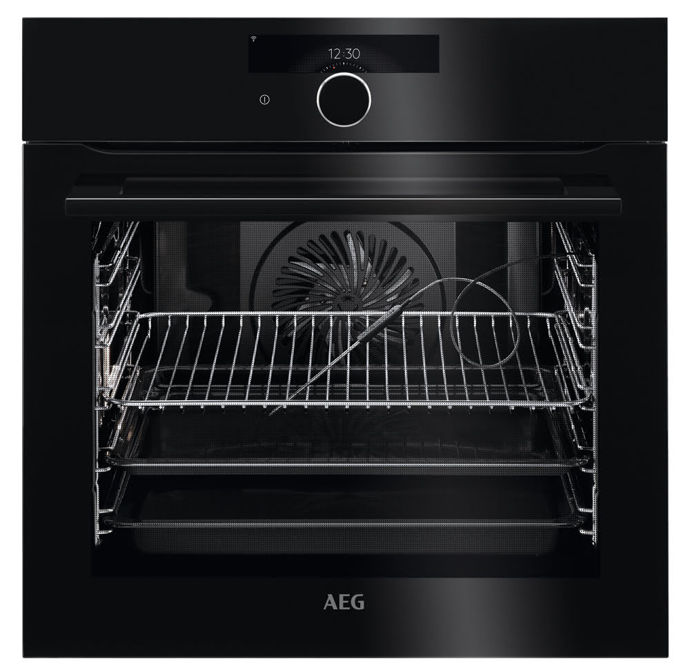 Command Wheel Control Black Gloss 8000 Series AssistedCooking Single Oven with Pyrolytic cleaning
