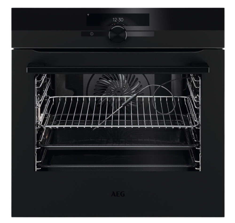 Command Wheel Control Matt Black 8000 Series AssistedCooking Single Oven with Pyrolytic cleaning