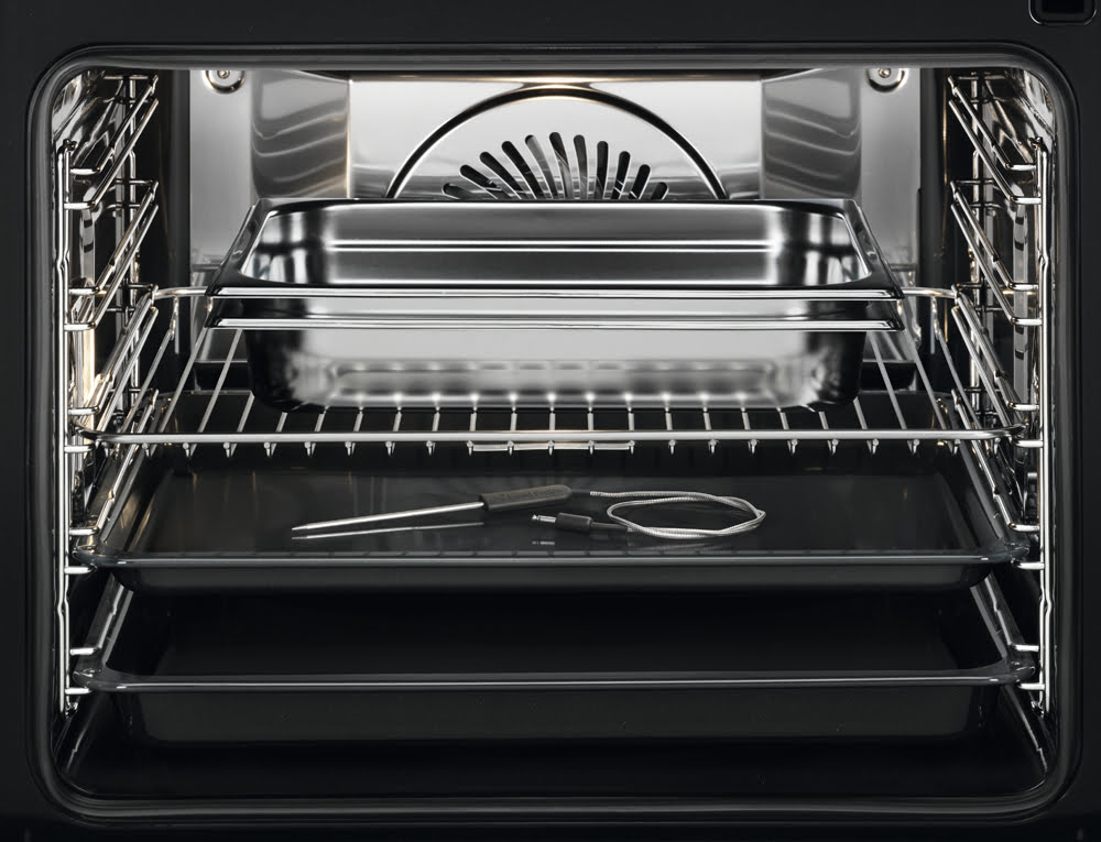 9000 SteamPro With Steam Cleaning Oven - Black