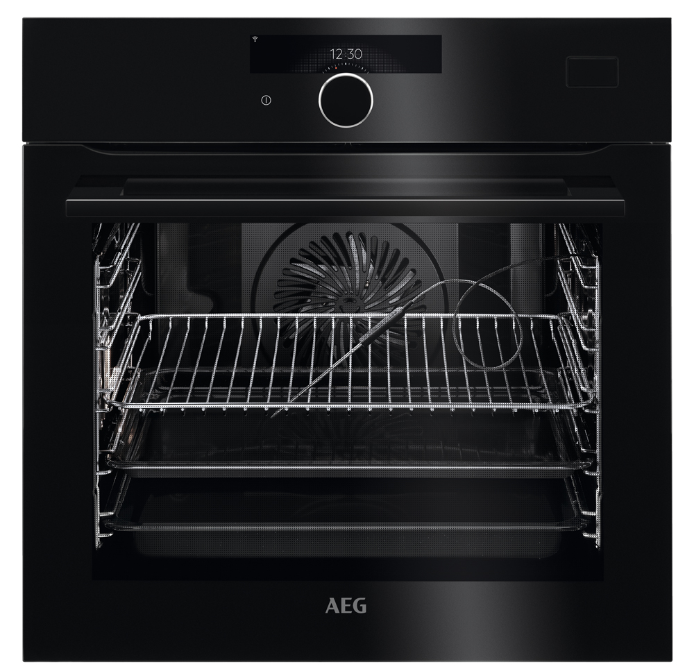 Command Wheel Control Black Gloss 8000 Series AssistedCooking Single Oven with Steam functions & Pyrolytic cleaning